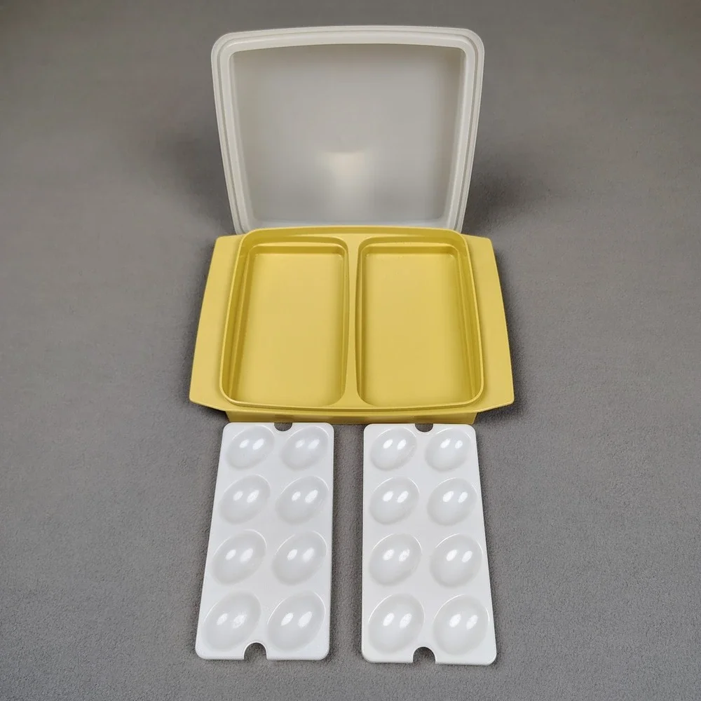 Vintage‎ Tupperware HARVEST GOLD Deviled Egg Keeper Carrier Storage Set USA